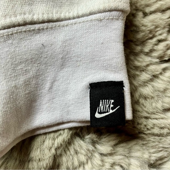 Vintage look Nike Sweatshirt Women’s medium never worn tiny imperfection - Picture 3 of 6
